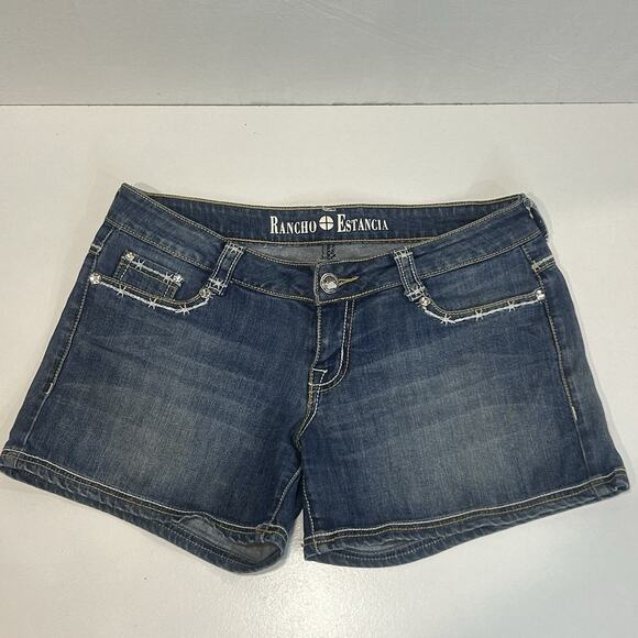 Rancho Estancia Women’s Denim Shorts Size 28 Southwestern Cross Embroider Jewel - Picture 2 of 8